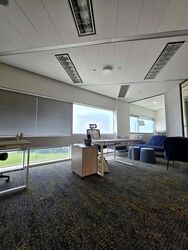 Gateway East (D7), Office #566773911